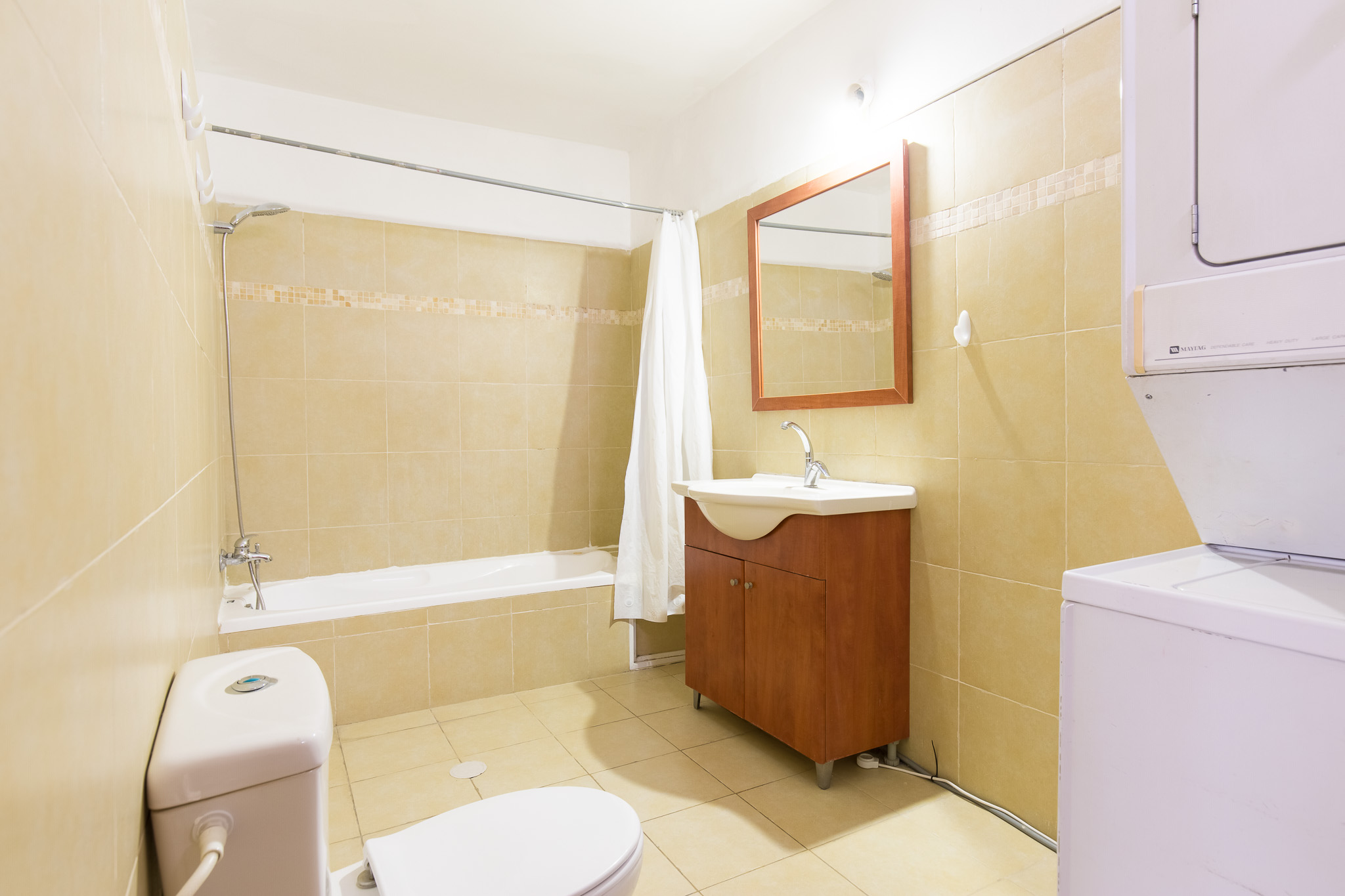 Tekoa, In the heart of classic Nachlaot 3 room apartment with a rooftop